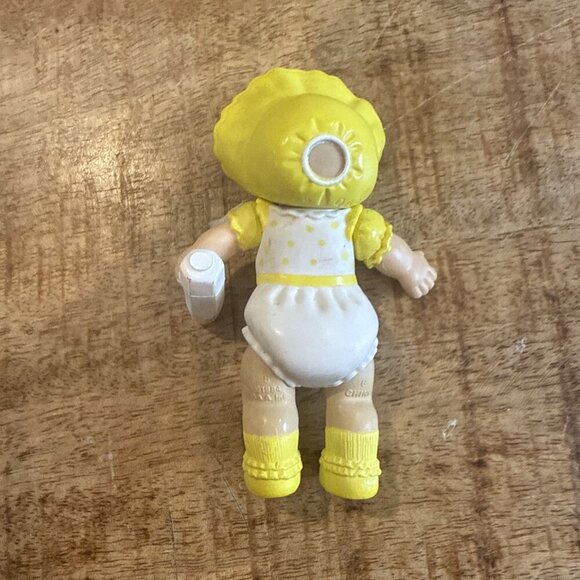 Vintage 1984 CPK CABBAGE PATCH KIDS mini PVC figure baby bonnet bottle poseable - Picture 6 of 7